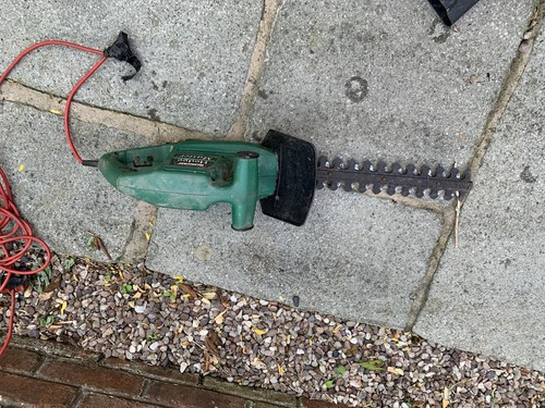 Qualcast hedge trimmer - hedge, 19