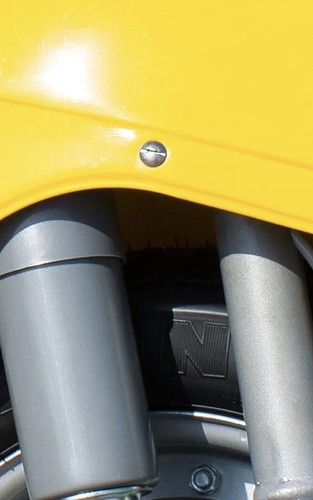 Vespa fender mounting - fender,