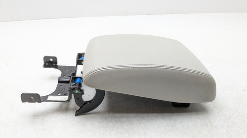 Jaguar pace x590 armrest - i-pace,