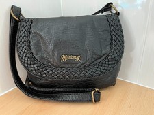 Mantaray women's black faux