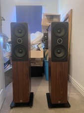 Q  Acoustics 2050i 