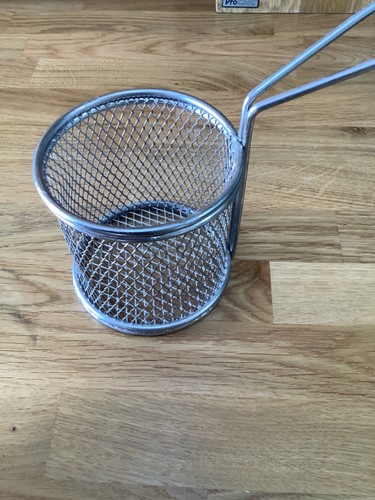 Six metal chip baskets
