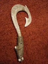 Moana Maui's Magical Fish Hook blue light up and sound 