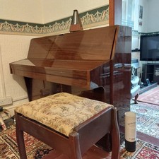 Zender Upright Piano Lovely