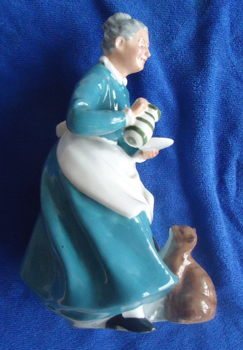 Royal doulton 19cm figure - royal,