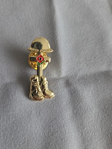 Remembrance lapel pin badge - lapel,