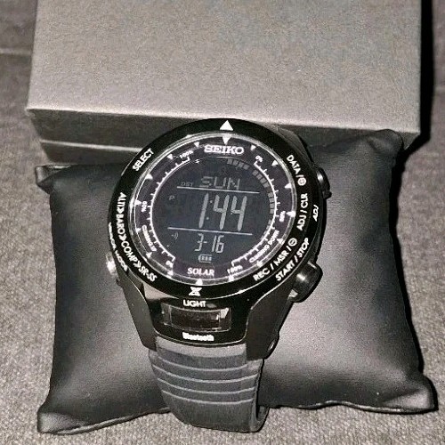 Seiko digital watch with - seiko,