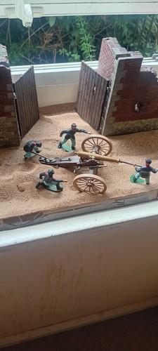Britains swoppet canon and - swoppet,