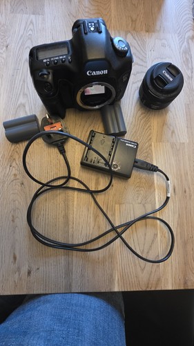 Canon eos first generation - 5d,