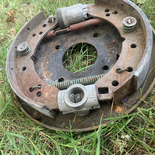 Triumph herald rear brake - triumph,