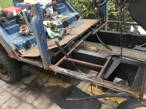 Land rover csw rear - rear, bare