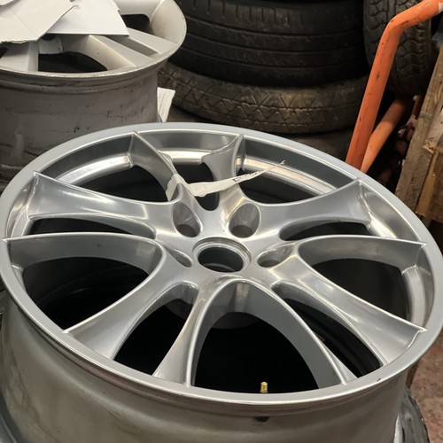 Porsche refurbished alloy - 22”porsche,