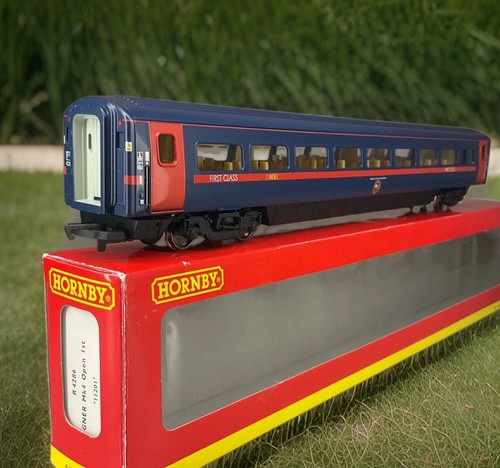 Boxed hornby r4286 gner flying - boxed,
