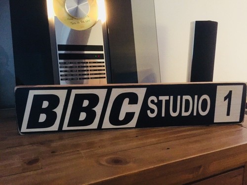 Bbc studio vintage style wood - bbc,
