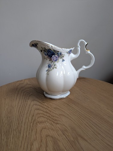 Vintage royal albert - royal, bone