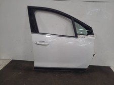 2017 PEUGEOT 2008 ALLURE S/S 5