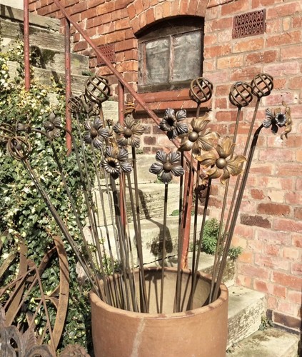 Rusty metal garden - metal,