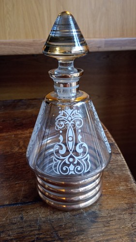 Vintage beehive design - beehive,
