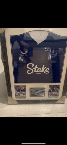 Everton signed and framed - and,