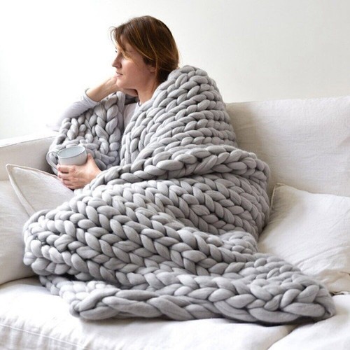 Chunky knitted thick blanket - thick,