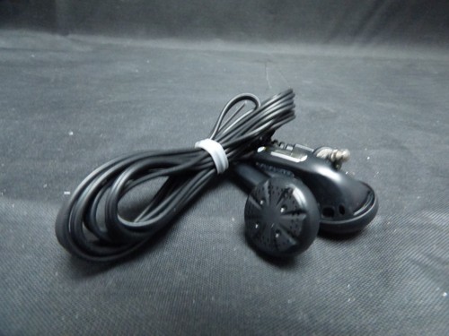 Gizmondo wired ear buds - ear, buds.