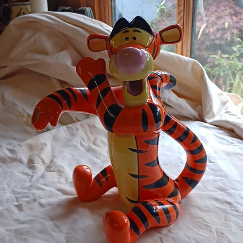 Border fine arts studio disney - border,