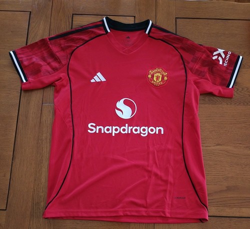 Manchester united home shirt - home,