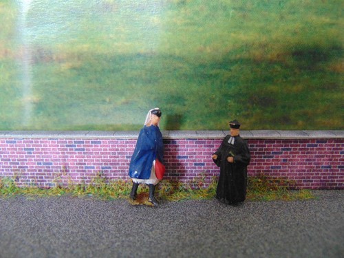 Model railway priest and - ~,