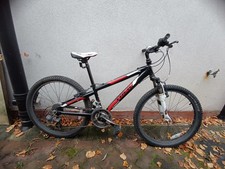 Trek MT220 Mountain Bike