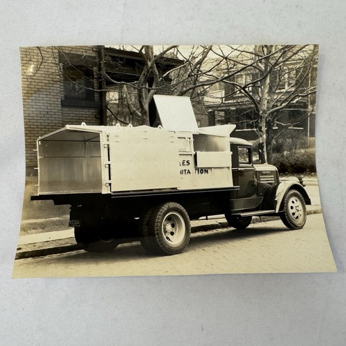 Old general motors dump truck - old,