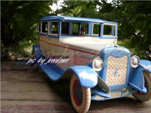 Large door limousine with - limousine,