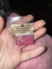 BN Mill Hill Magnifica Glass