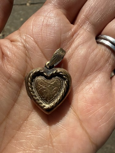 Vintage etched brass heart - vintage,