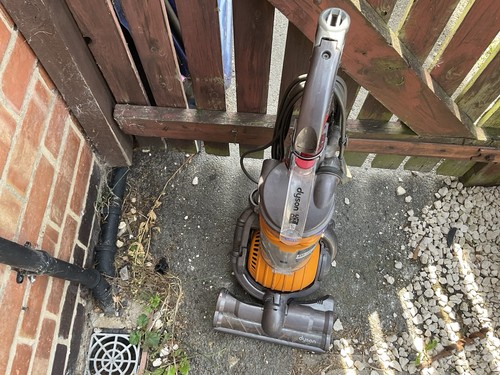 Dyson vacuum cleaner - dc, 24