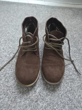 Lace-up leather shoes size 5