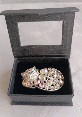Avon silver plated cat brooch - plated,