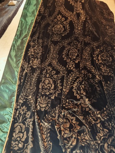 Huge black velvet lined - huge,