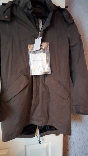 This ixs parka man - this,