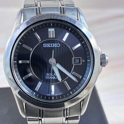 Seiko v1450az0 solar - solar, titanium