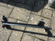 Halfords roof bar system