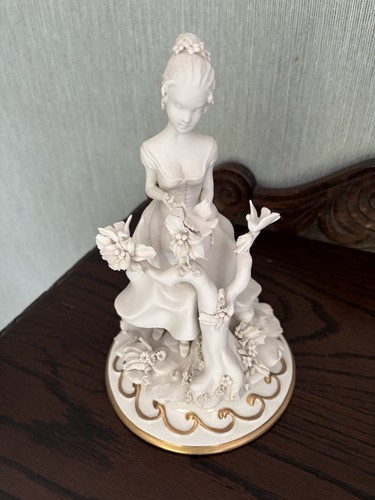 Capodimonte white lady - capodimonte,