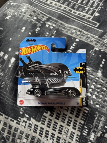 Hot wheels batmobile - -,