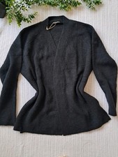 Anne Weyburn  Contains Alpaca