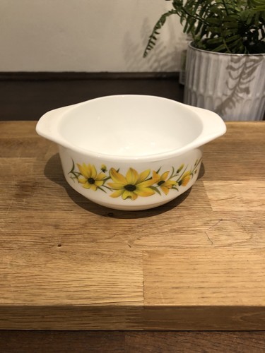 Pyrex soup casserole - pyrex, bowl