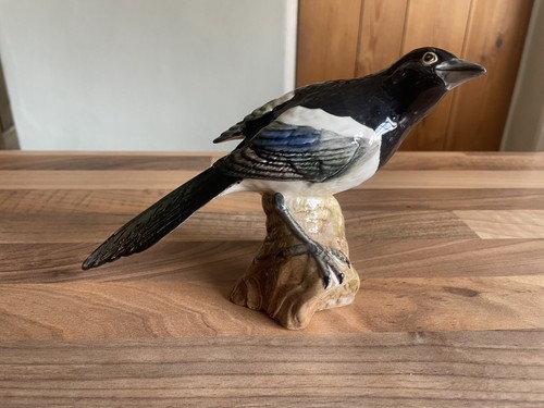 Beswick magpie bird 2305 - magpie,