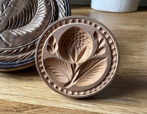 Small wooden biscuit