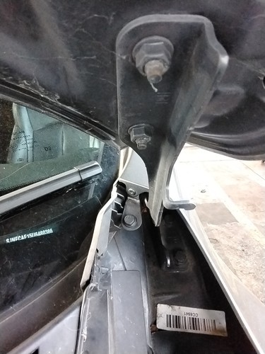 Bonnet hinge nissan juke - hinge,