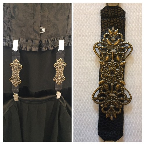 Black bronze skirt hitch - &,