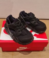 Black Nike air huarache Infant
