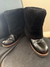 Natural Black Leather Woman